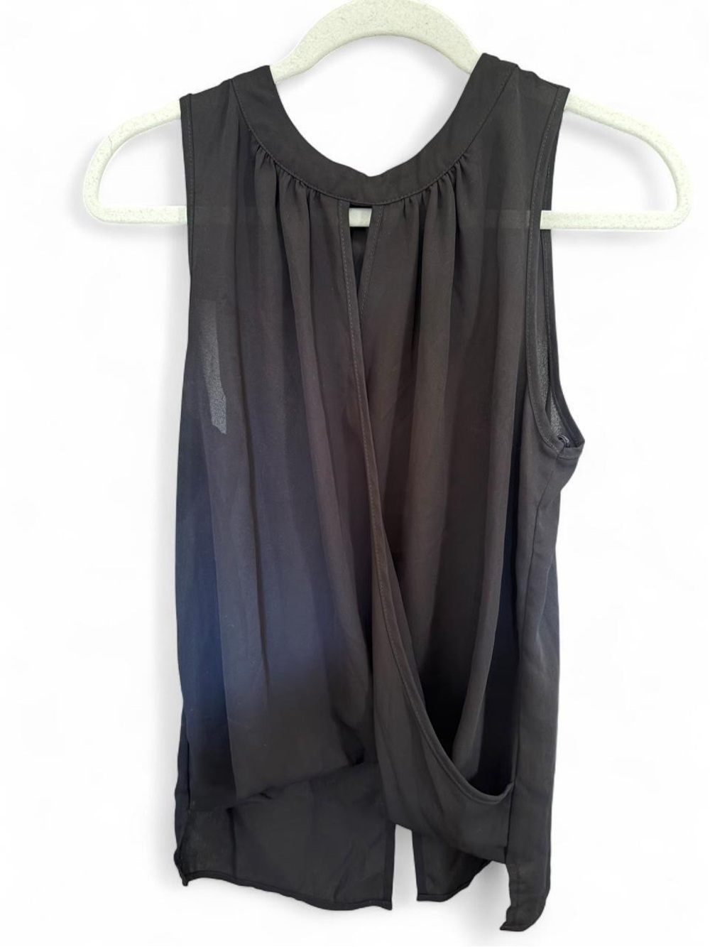 Monteau Sleeveless Blouse - Picture 2 of 4